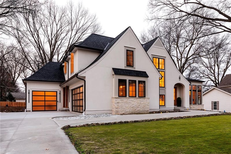2815 W 82nd St, Leawood, KS 66206