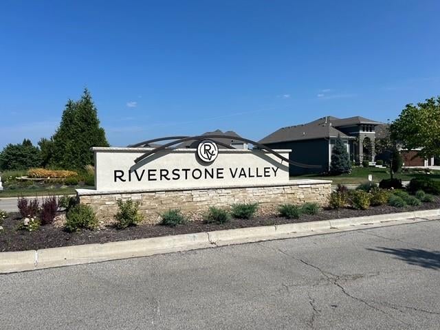 12506 W 183rd Ter, Overland Park, KS 66013