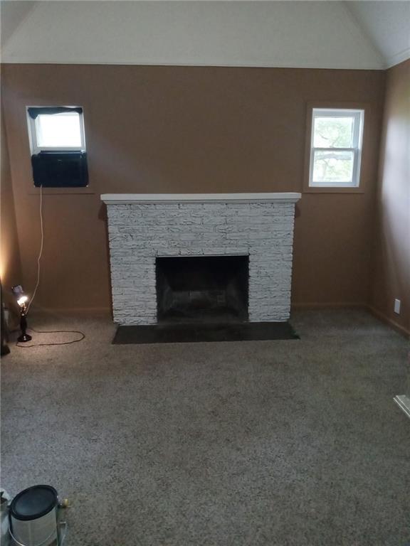 6800 Blue Pw, Kansas City, MO 64129