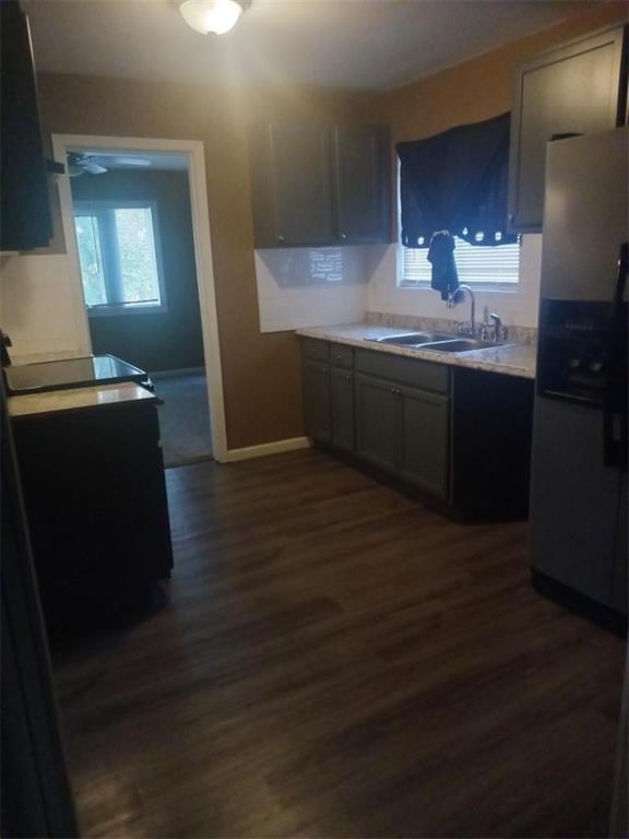 6800 Blue Pw, Kansas City, MO 64129