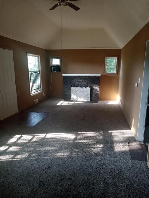 6800 Blue Pw, Kansas City, MO 64129