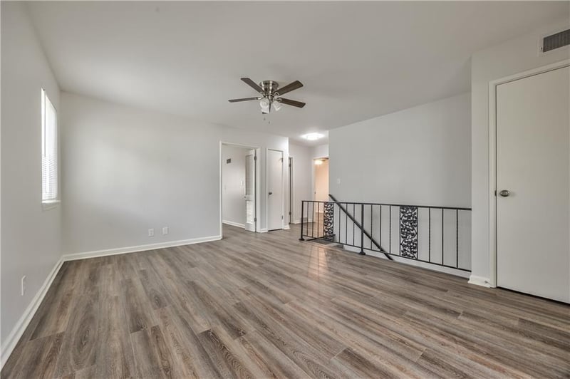 9337 Ballentine St, Overland Park, KS 66214