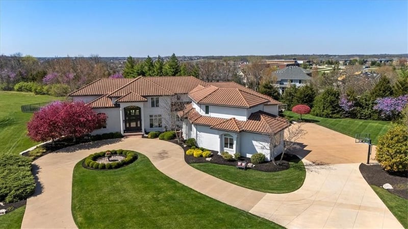 11063 W 164th St, Overland Park, KS 66221