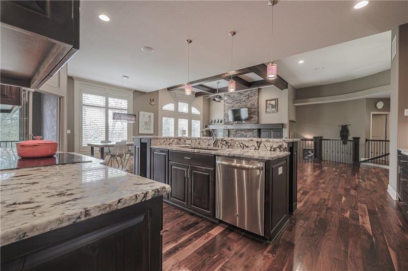 5713 Charlotte St, Shawnee, KS 66216