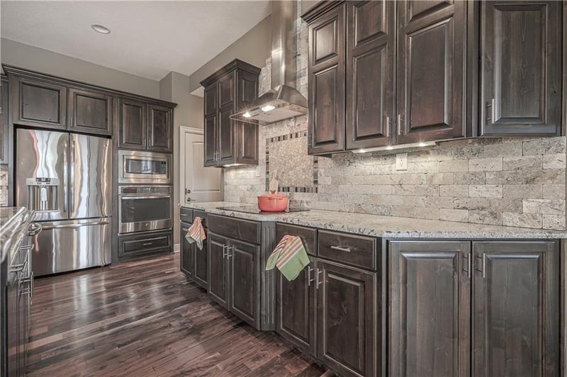 5713 Charlotte St, Shawnee, KS 66216