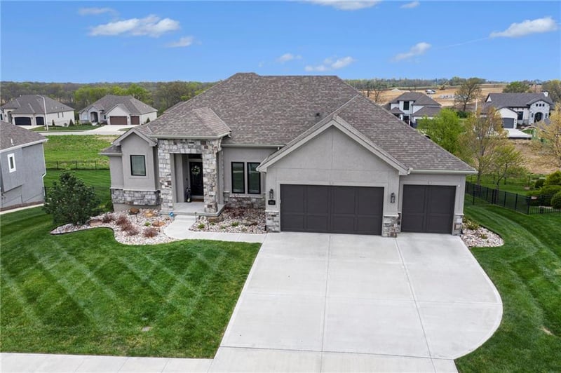 3013 NE 102nd Ter, Kansas City, MO 64155