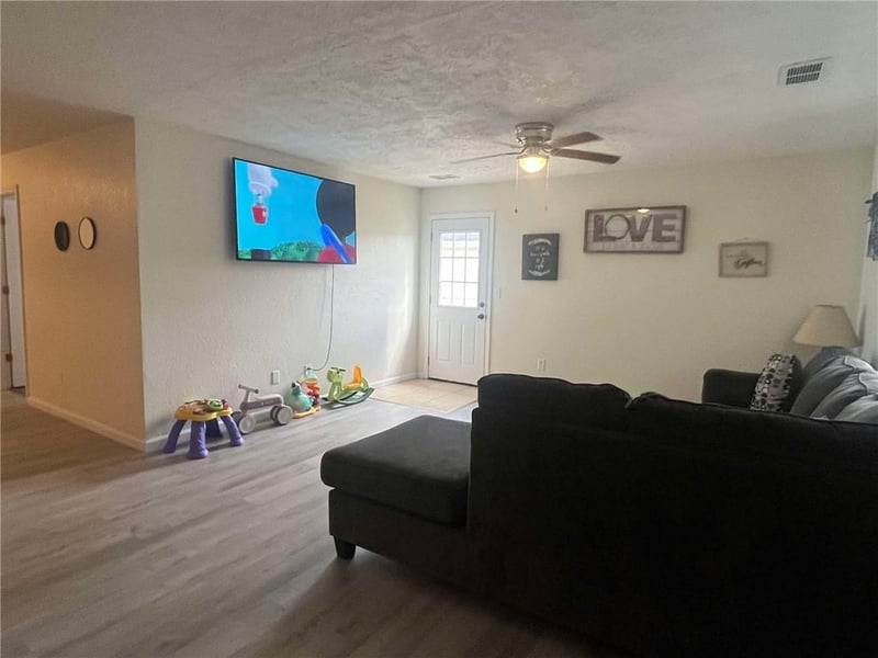100 4343p Ln, Clinton, MO 64735