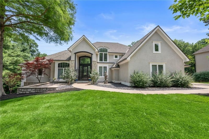 4523 N Mulberry Dr, Kansas City, MO 64116