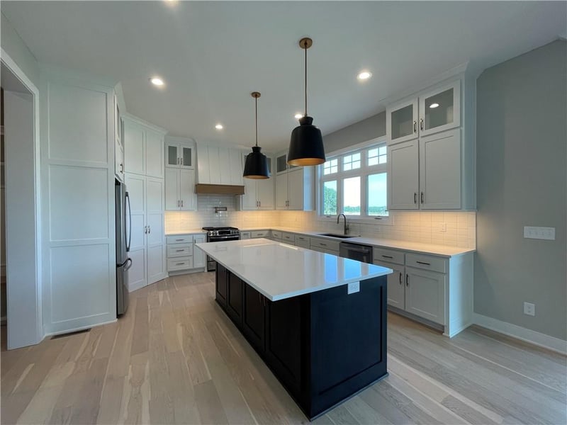 15436 W 161st Ter, Olathe, KS 66062