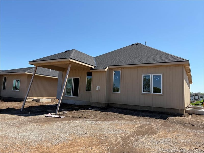 15302 161st St, Olathe, KS 66062