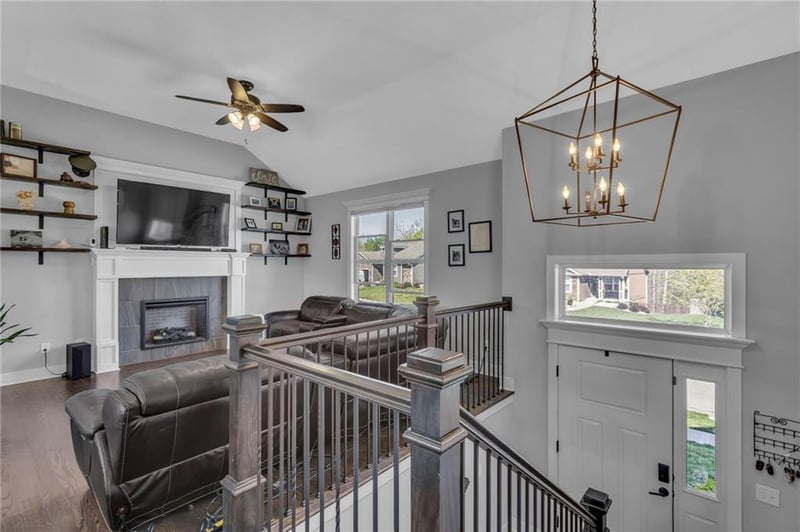 17936 Sunrise Dr, Weston, MO 64098