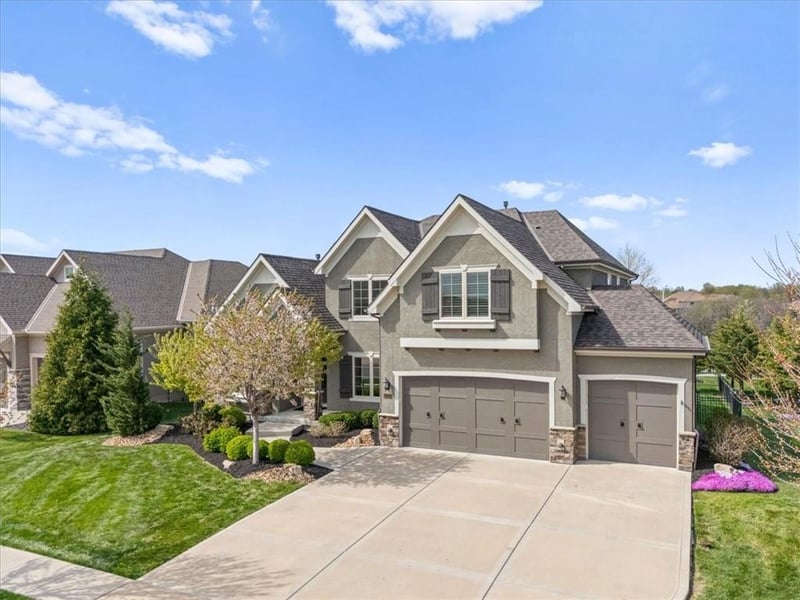 10563 W 168th Ter, Overland Park, KS 66062