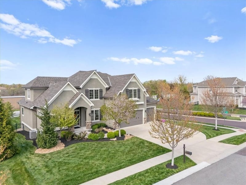 10563 W 168th Ter, Overland Park, KS 66062