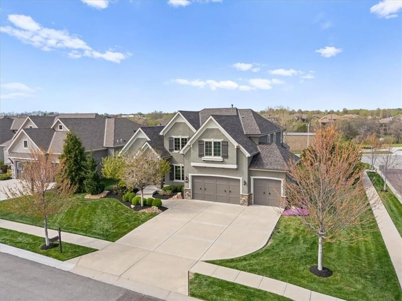 10563 W 168th Ter, Overland Park, KS 66062