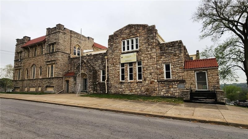 4343 Montgall Ave, Kansas City, MO 64130