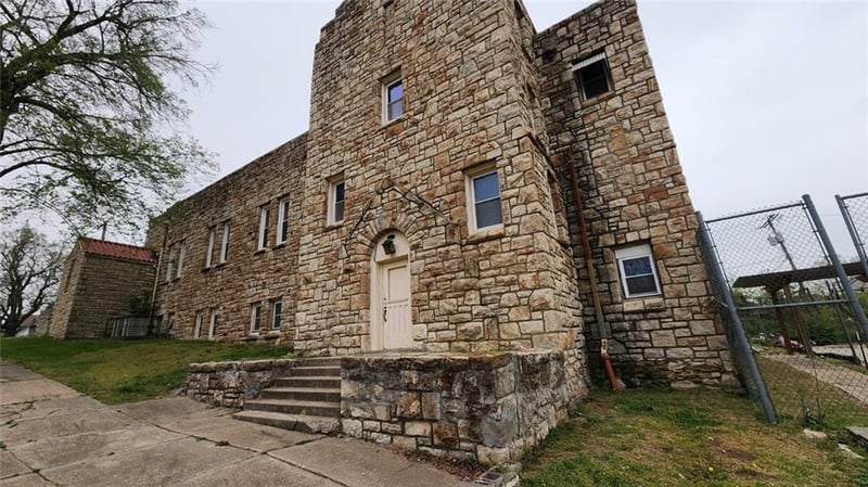 4343 Montgall Ave, Kansas City, MO 64130