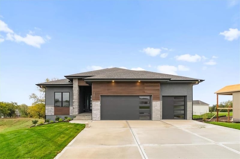 14511 Dawson St, Olathe, KS 66061