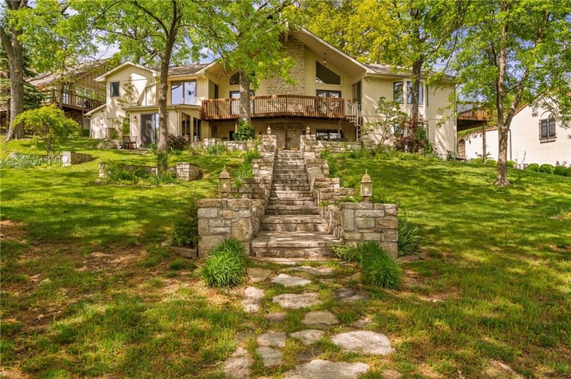 219 NW Locust St, Lee's Summit, MO 64064