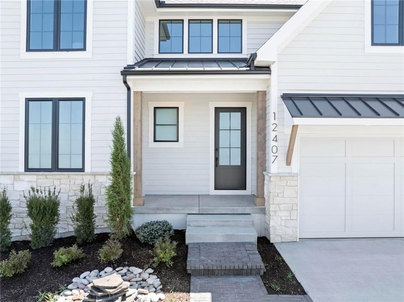 12407 183rd Ter, Overland Park, KS 66013