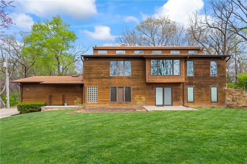 9016 Riverview Ave, Kansas City, KS 66112