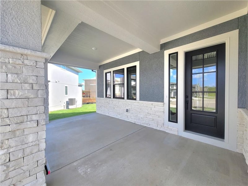 18236 Oakmont St, Overland Park, KS 66013