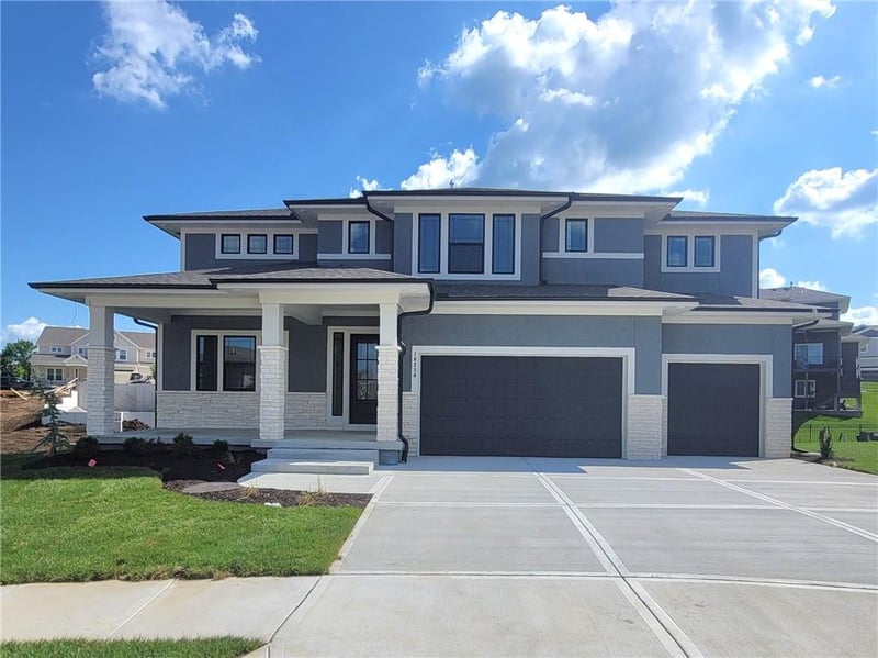 18236 Oakmont St, Overland Park, KS 66013