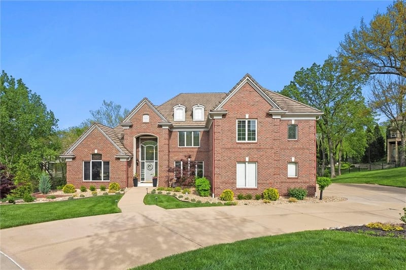 11305 Canterbury Ct, Leawood, KS 66211