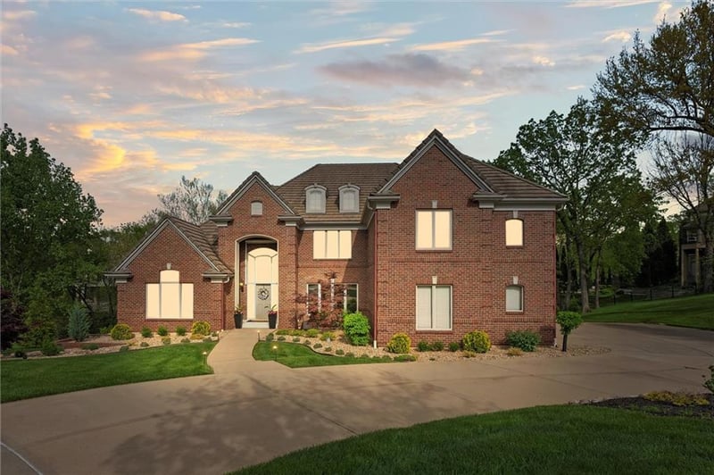 11305 Canterbury Ct, Leawood, KS 66211