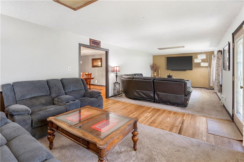 140 N 61st Ter, Kansas City, KS 66102