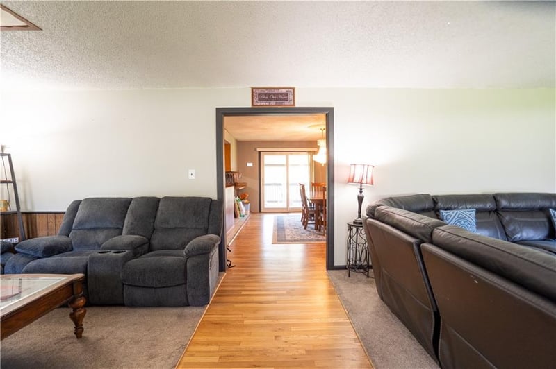 140 N 61st Ter, Kansas City, KS 66102