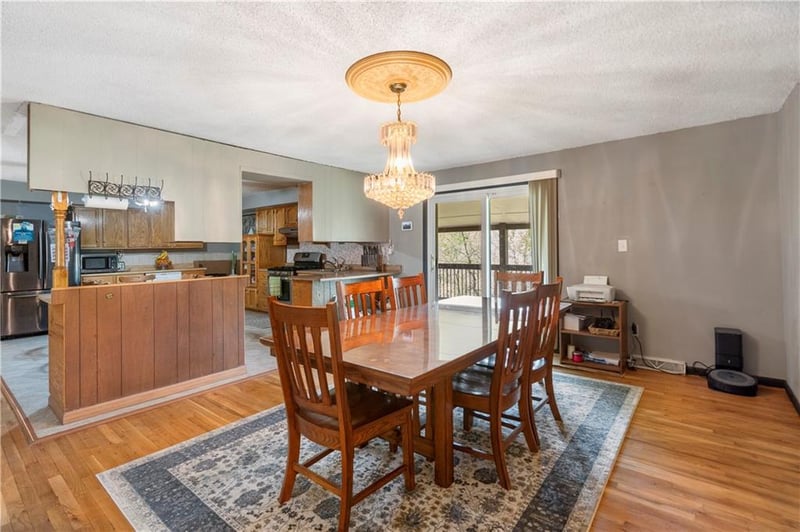 140 N 61st Ter, Kansas City, KS 66102