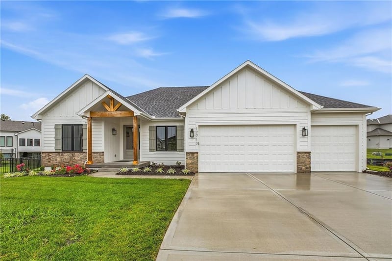 17713 Brockway St, Olathe, KS 66062