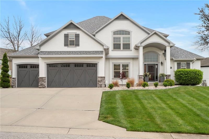 900 SE Cypress Ln, Blue Springs, MO 64014