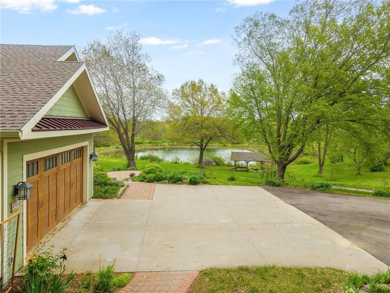 8725 Nebo Hills Rd, Liberty, MO 64068