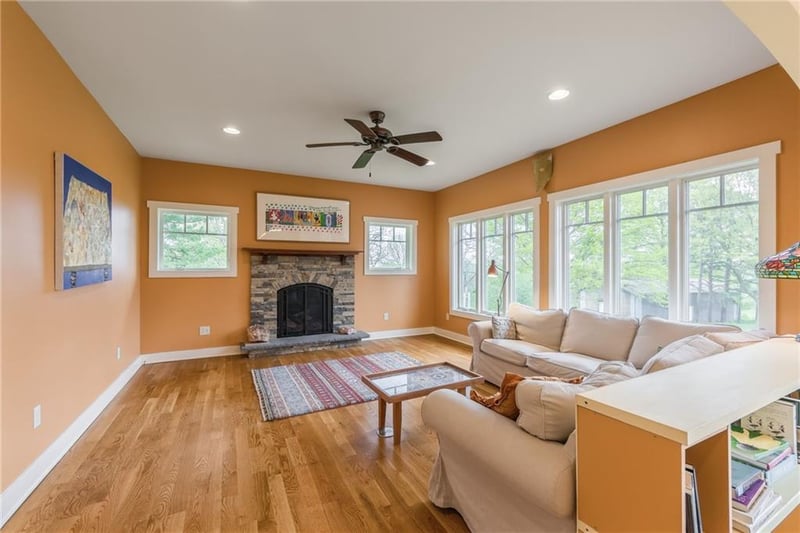 8725 Nebo Hills Rd, Liberty, MO 64068