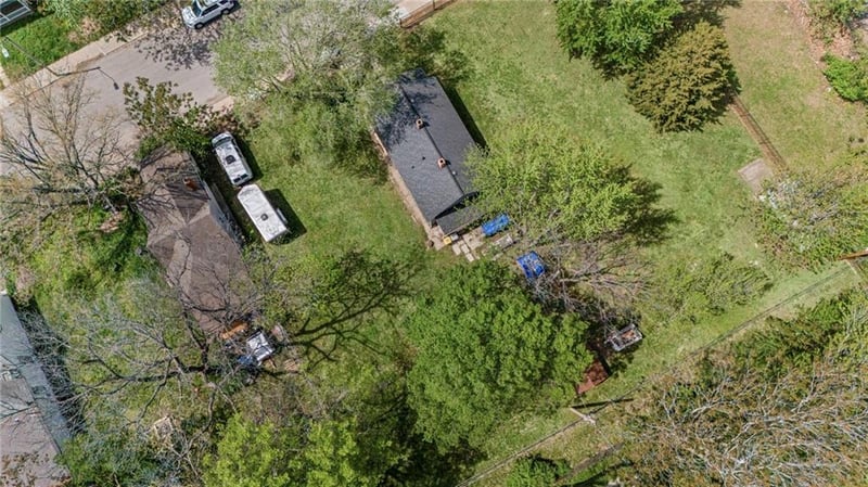 3225 Holmes St, Kansas City, MO 64109