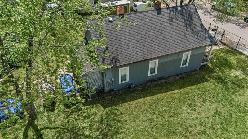 3225 Holmes St, Kansas City, MO 64109