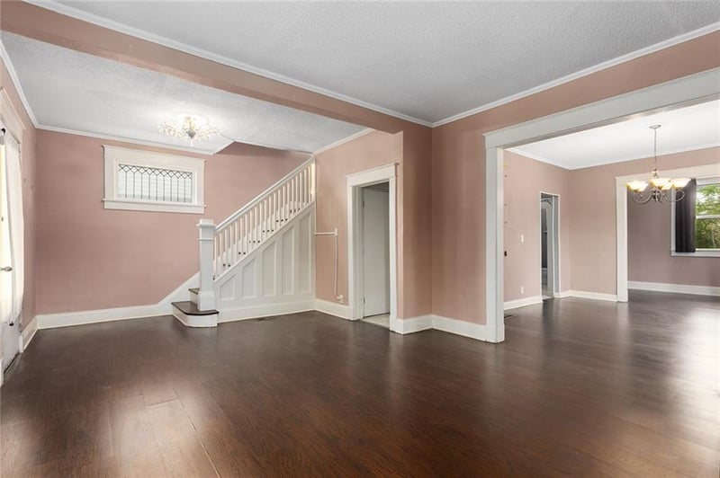 3245 Victor St, Kansas City, MO 64128