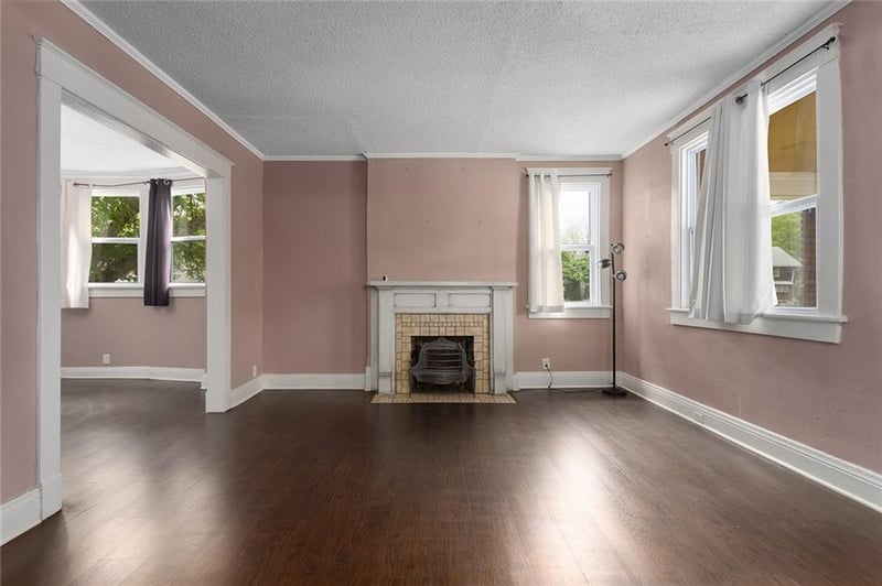 3245 Victor St, Kansas City, MO 64128