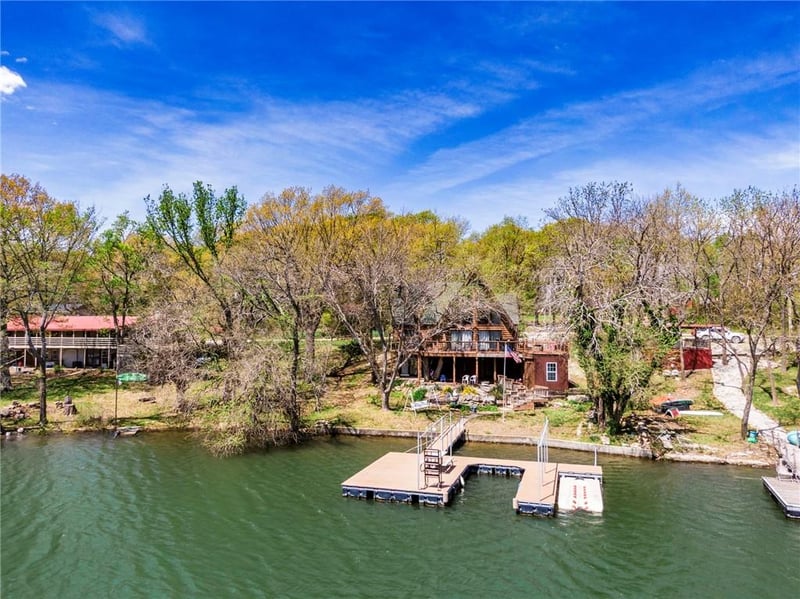 521 W Sugar Lake Dr, Mound City, KS 66056