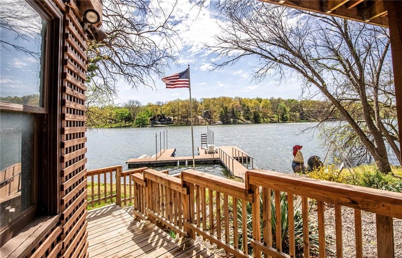 521 W Sugar Lake Dr, Mound City, KS 66056