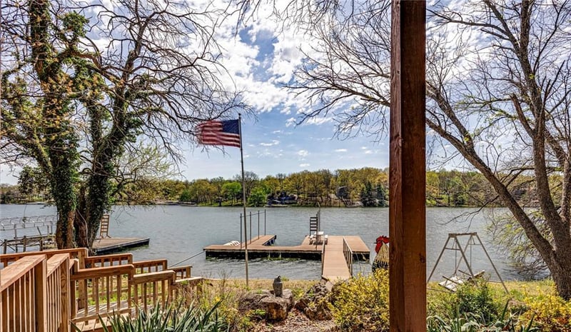521 W Sugar Lake Dr, Mound City, KS 66056