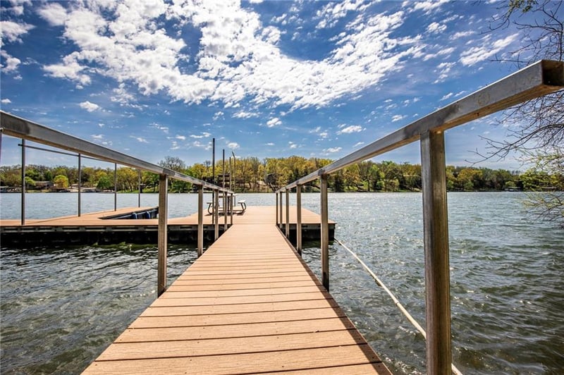521 W Sugar Lake Dr, Mound City, KS 66056