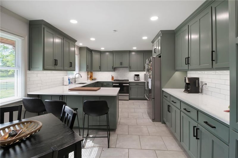 502 Maple Crest Dr, Parsons, KS 67357
