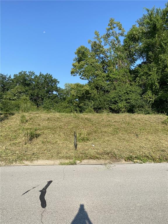 3737 Brighton Ave, Kansas City, MO 64117