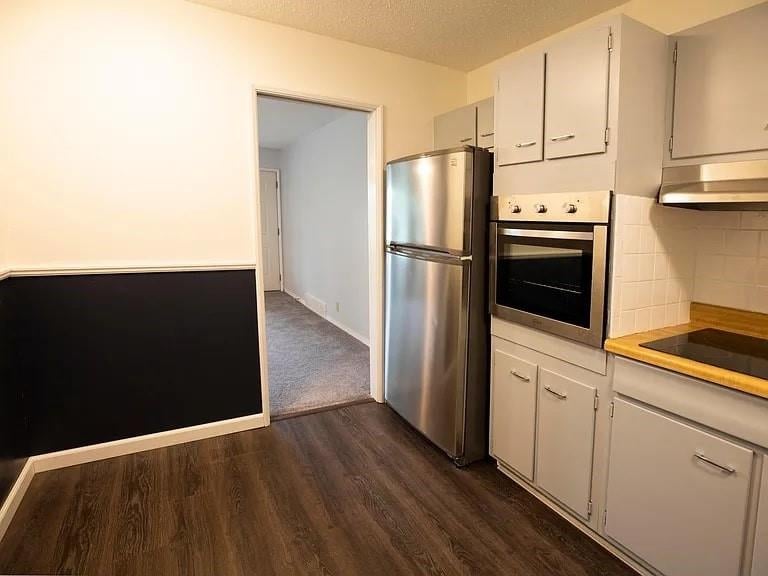 8704 Manchester Ave, Kansas City, MO 64138