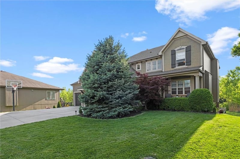 15912 Reeder St, Overland Park, KS 66062