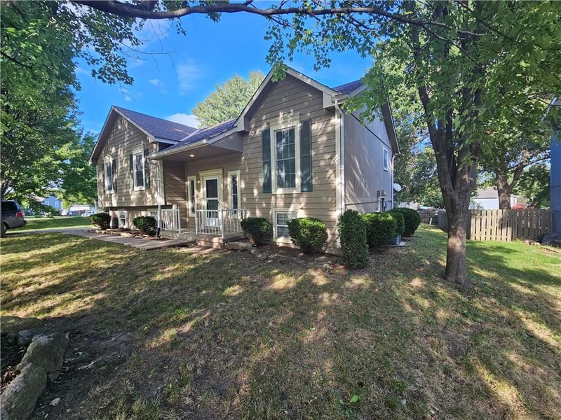 1307 Florance Ave, Lee's Summit, MO 64086