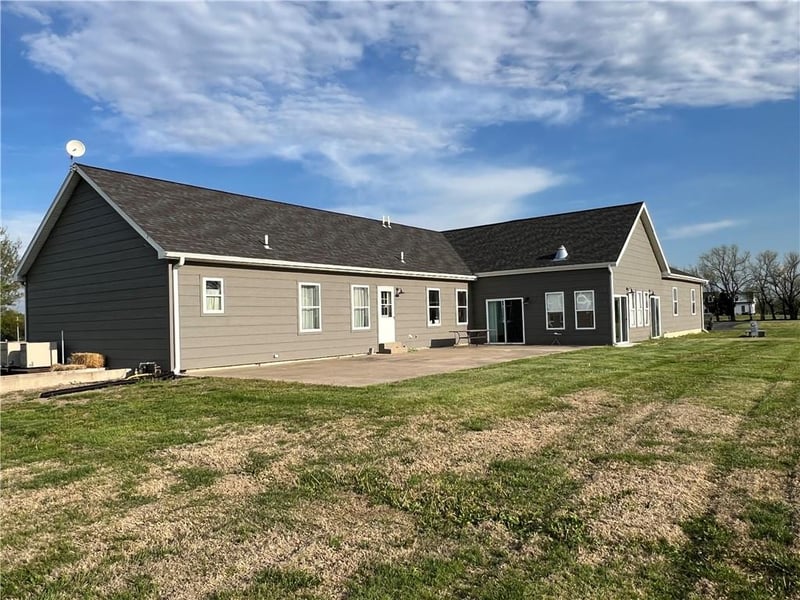 1988 Nebraska Rd, Iola, KS 66749