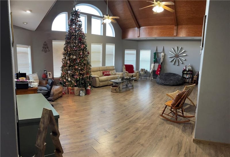 1988 Nebraska Rd, Iola, KS 66749